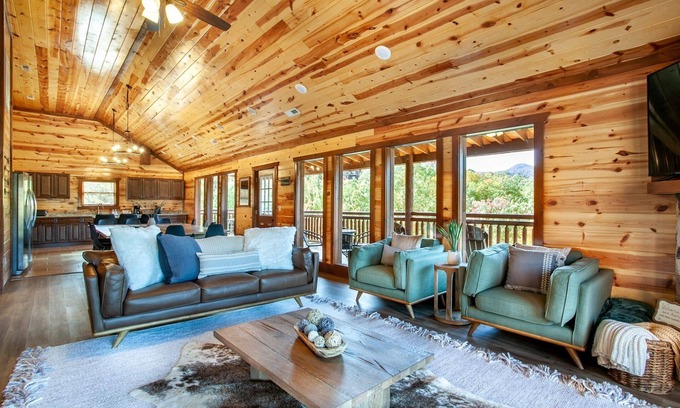 Chalet Village North Cabin | Splash Of Gatlinburg 6 Bedroom Cabin by RedAwning