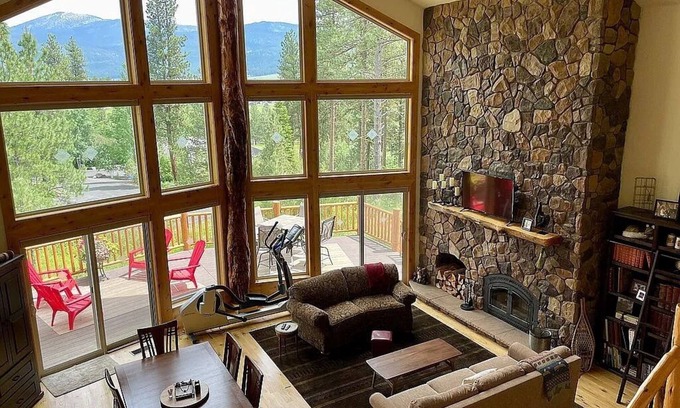 New Meadows House | Splendid and Comfortable Retreat in Meadows Valley. Views of Brundage Mountain.