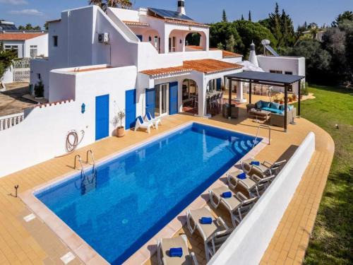 Mato Serrao Villa | Splendid Carvoeiro Villa 6 Bedrooms Casa Sacha Marias Short Drive To Centre Great Pool Area