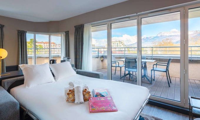 Annecy Old Town Hotel | Splendid Hotel Lac d'Annecy - Handwritten Collection