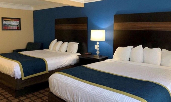 Oakdale House | Splendid Room! Amazing Amenities W/ Free WiFi