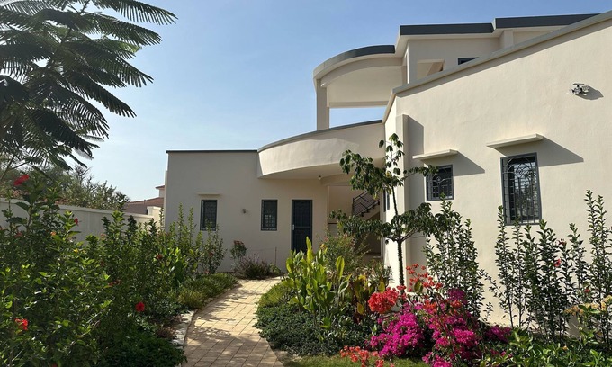 Mbour Villa | Splendid villa in Warang
