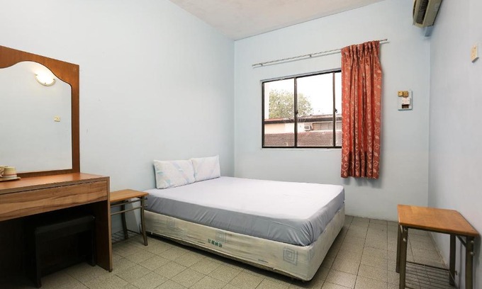 Central District Hotel | SPOT ON 89989 Wispering Hotel