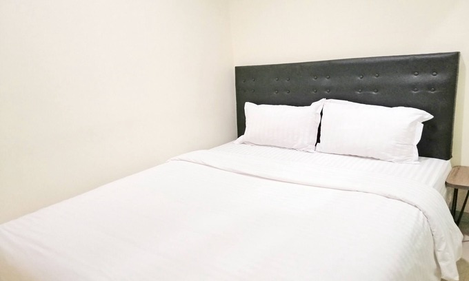 Balikpapan Hotel | SPOT ON 92037 Jokotole 2 Homestay