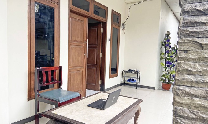 Balikpapan Hotel | SPOT ON 92042 Sumber Rejo Homestay