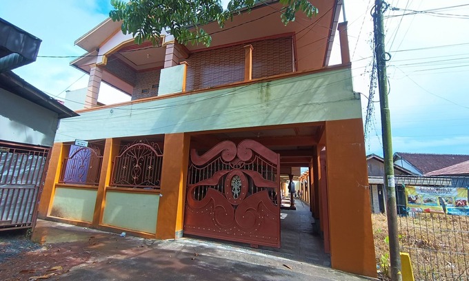 Banjarmasin Hotel | SPOT ON 92458 Azeela Kost Syariah