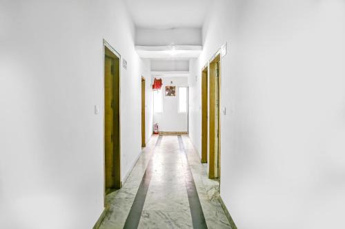 Karol Bagh Hotel | SPOT ON Hotel O Crown Continental