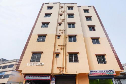Kolkata Hotel | Spot On Silver Green