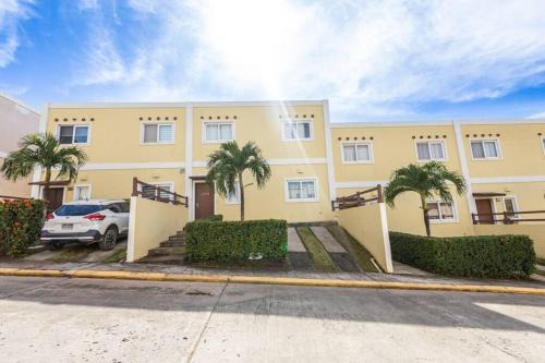 Roatan Apartment | Spotless 3 BRs house w/pool