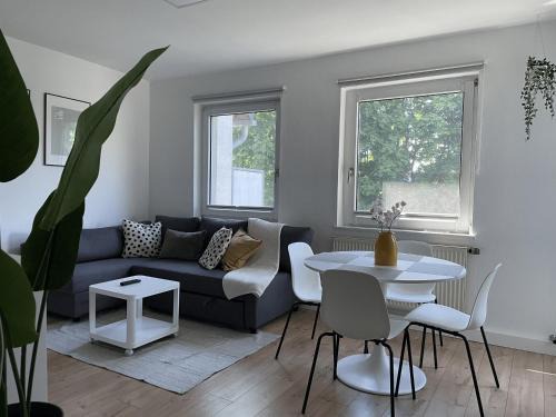 Rhein-Erft-Kreis District Apartment | Spotless Family Retreat, Fully Equipped & Central