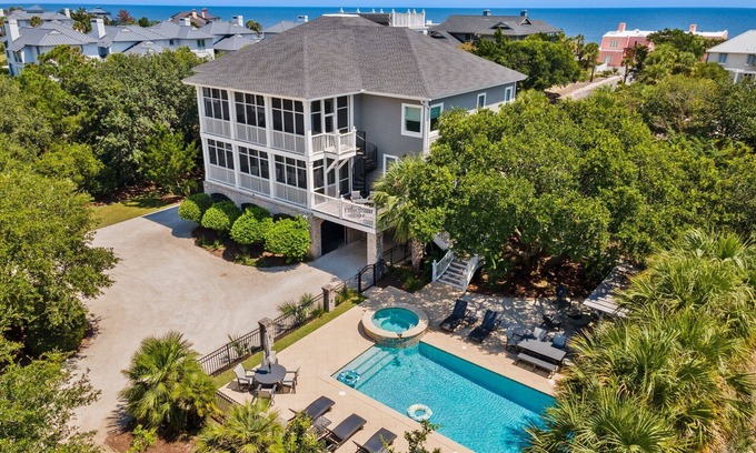 Debordieu Colony House | Sprawling Home Close to the Beach