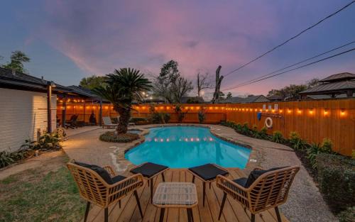 Spring Branch Central House | Spring Branch Getaway Feat 5BD Pool Hot tub