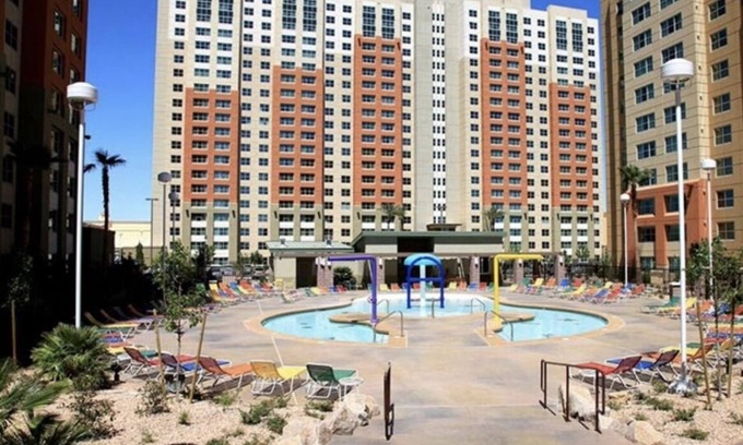 Enterprise Resort | Spring Break in Vegas in fully equipped timeshare unit that sleeps 4