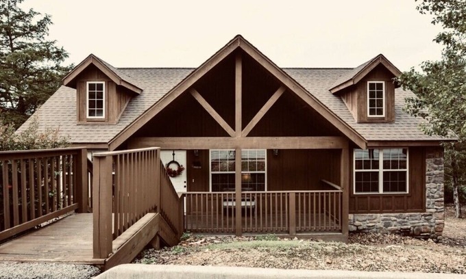 Reeds Spring Cabin | Spring is here! Come stay with us!Two master king suites. Gated golf community.