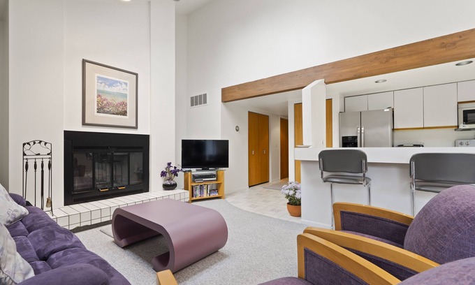 Petoskey House | Spring Lake 17 - BIKE - Little Traverse Wheelway! Short Drive to Ski Hills!