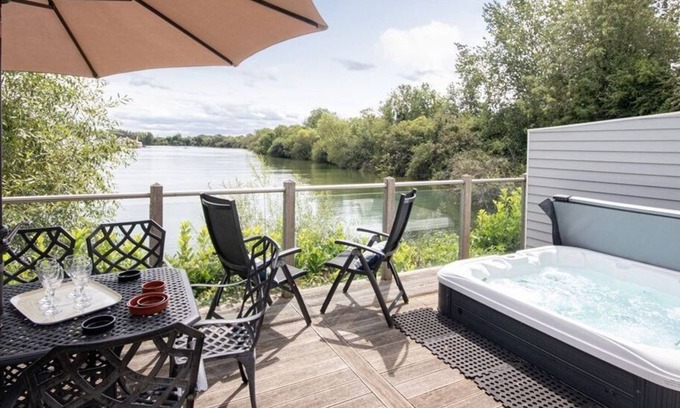 South Cerney Cottage | Spring Lake 77, The Ferns (P)
