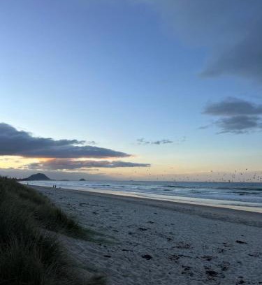Papamoa Beach House | Spring Special, Studio on Hugoway, Papamoa Beach