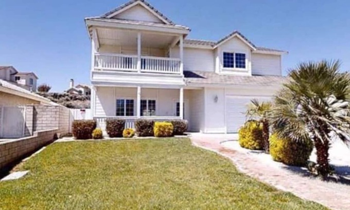 Victorville House | Spring Valley Lake Get Away