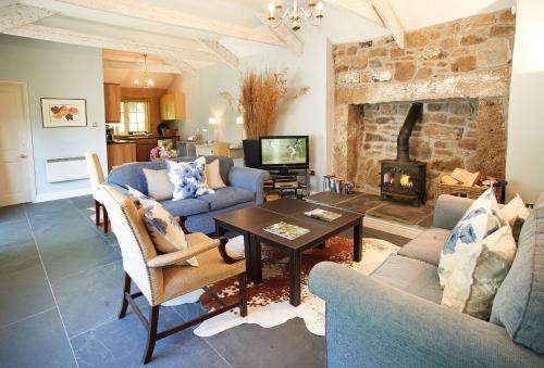 Helston House | Spring Water Barn