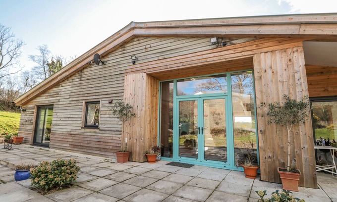 Totnes House | SPRINGFIELD FARM, pet friendly, with a garden in Halwell