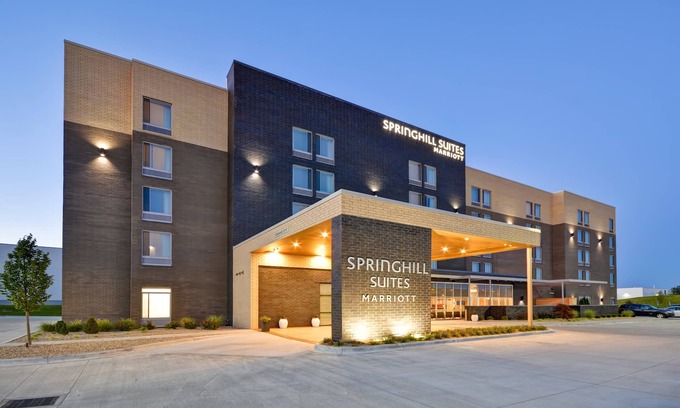 Blue Ash Hotel | SpringHill Suites by Marriott Cincinnati Blue Ash