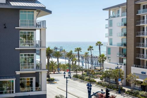 Townsite Hotel | SpringHill Suites by Marriott Oceanside Beach
