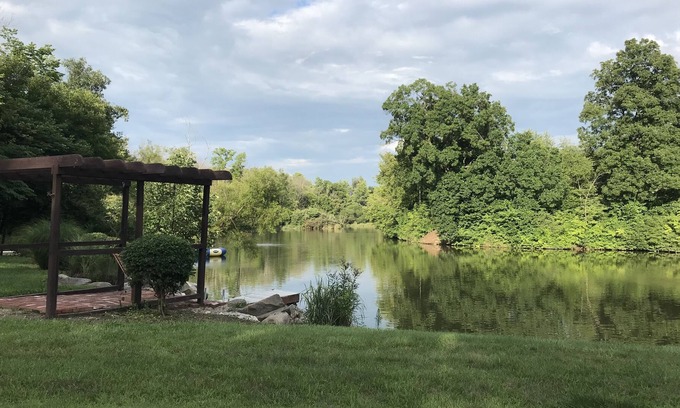 New Lisbon House | Springport Guesthouse at Lake Lillidel.