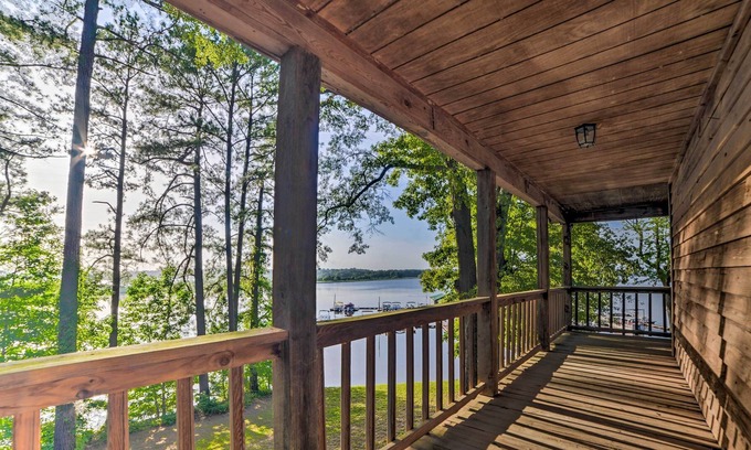 Springville Cabin | Springville Cabin on Kentucky Lake w/ Deck!