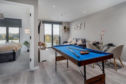 Holbeck Apartment | Springwell Suite - City Centre - Balcony & Pool Table - 3 Bed