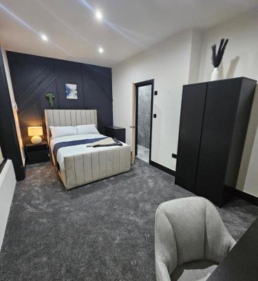 Huddersfield House | Springwood Villa