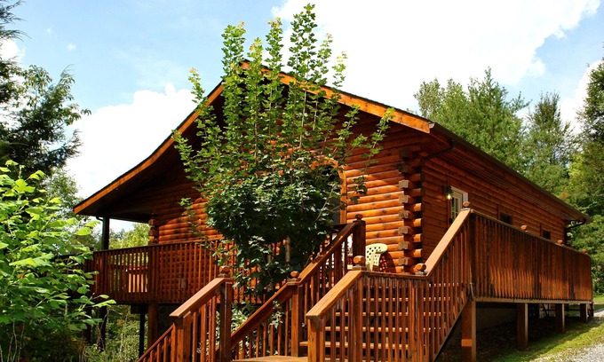 Cosby Cabin | Spruce Lane - 2 Bedrooms, 2 Baths, Sleeps 6 Cabin by RedAwning