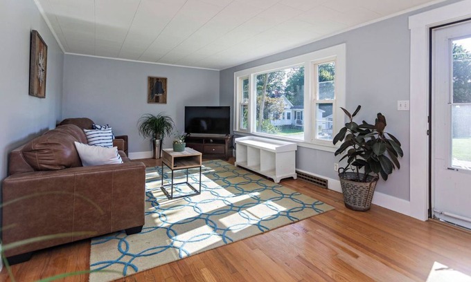 Pond Cove House | Spurwink Meadows Homestead Property perched amongst tranquil pastoral farmland