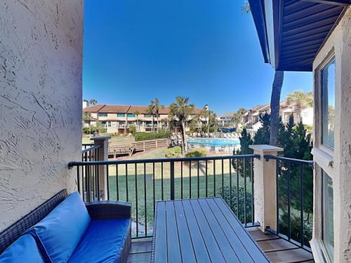 Crescent Beach Apartment | Spyglass 32