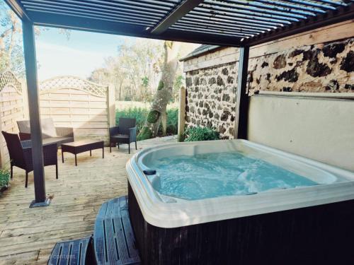Ballymena House | Squirrel Cottage