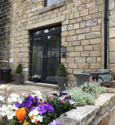 Cowling House | Squirrel cottage