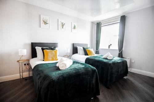 Swindon Apartment | St Austell Central Location Long Stay Free Parking