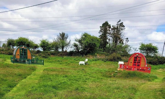Stenalees Cabin | St Austell Glamping Pod with Spa Pool and Pets Ok
