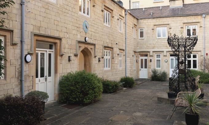 Bath City Centre Apartment | St Catherine's Hospital - Bath