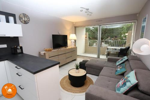 Saint-Cyprien Plage Apartment | St Cyprien Appartement terrasse a 2 minutes du port et de la plage
