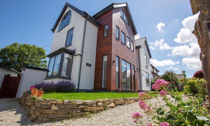 Trevone Bed & Breakfast | St Helen’s House