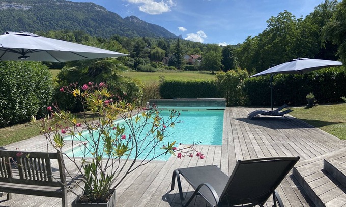 Saint-Jorioz Ski Chalet | ST JORIOZ-Villa contemporaine avec Piscine et Vue