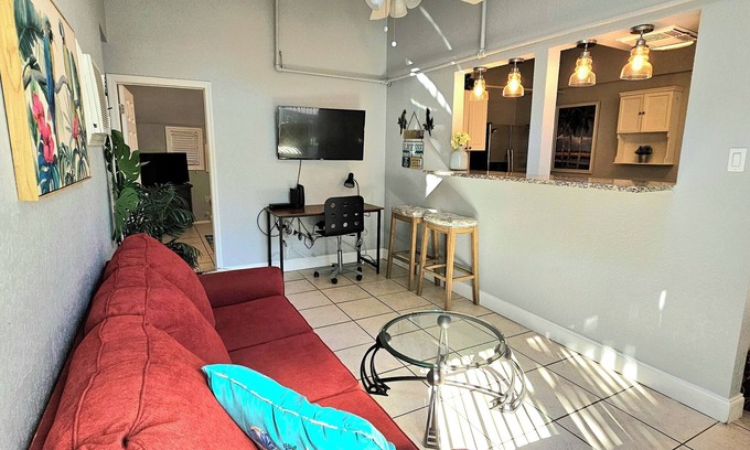 Historic Old Northeast Apartment | St Pete 3 minutes to Pier!n
