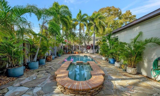 Fossil Park House | St Pete Hideaway w/Pool- Pet friendly