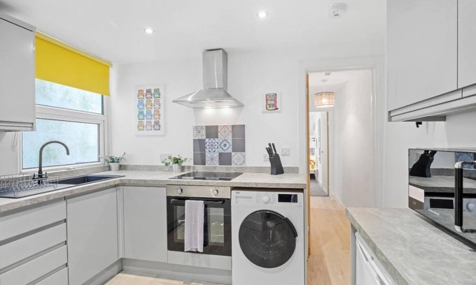 Brighton City Centre Apartment | St Peters Pad By My Getaways Free Parking