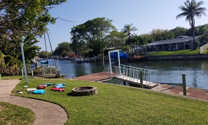Coquina Key House | St. Petersburg Tampa Bay Side Island Water Home