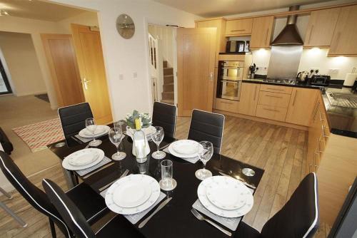 Castle House | St Stephens Court, Marina