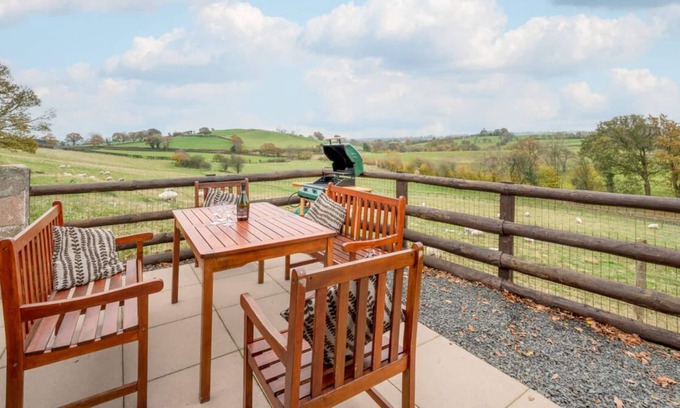Llanfair Caereinion House | Stabal y Copa in the beautiful Newtown