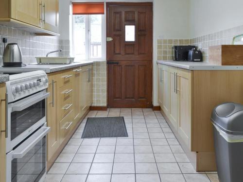 Foxley House | Stable Cottage 6 - Ukc3745