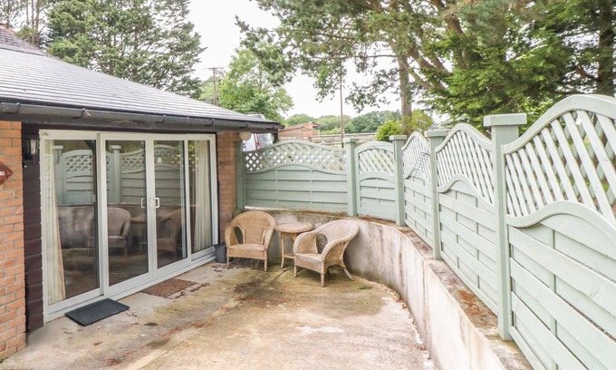 Beaworthy Cottage | STABLE COTTAGE, pet friendly, with a garden in Halwill Junction