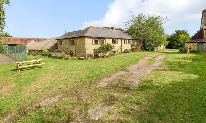 Yeovil Cottage | Stable House - a mkt - marketing that sleeps 6 guests in 3 bedrooms